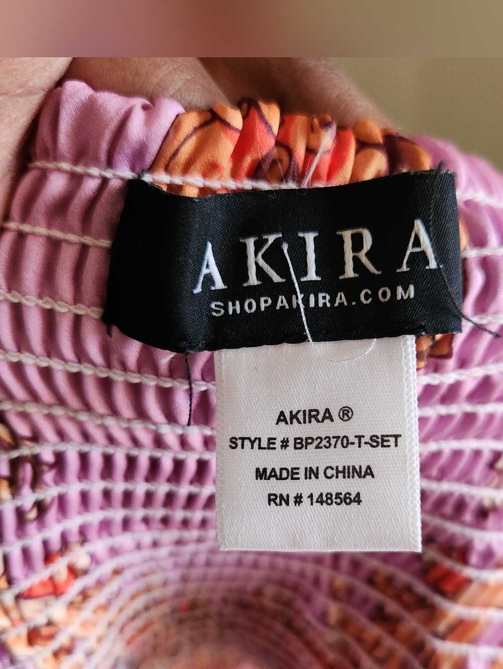 AKIRA Pink & Gold Chain-Print Scarf Top - Picture 7 of 7